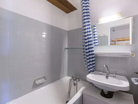 Studio 6e étage balcon, 150m des pistes à Gourette : photo 3