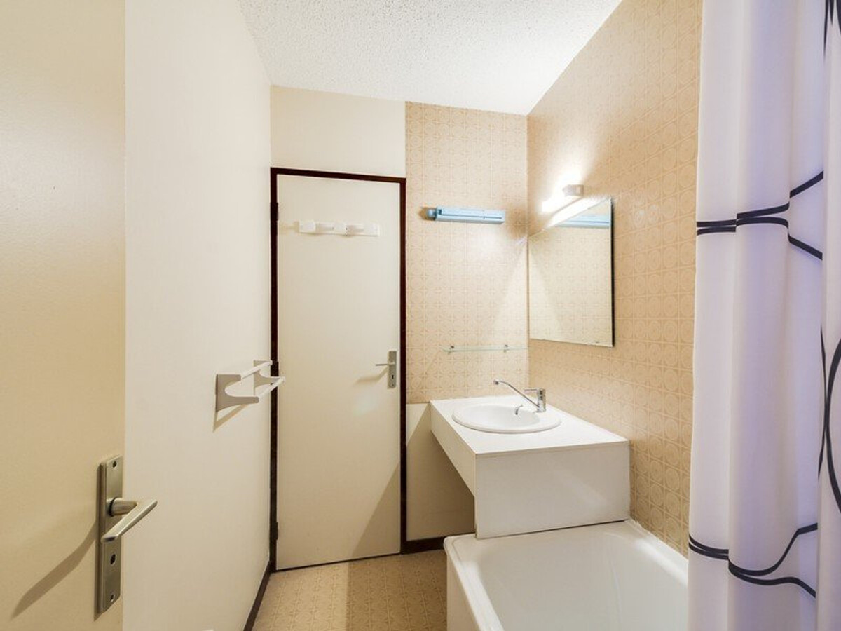 Appartement T2 balcon, parking privé, 700m des pistes - Photo 4