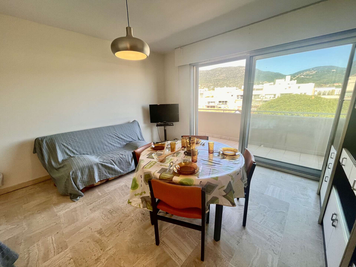Appartement 2 pièces Cavalaire, balcon vue mer à 300m plage - Photo 4
