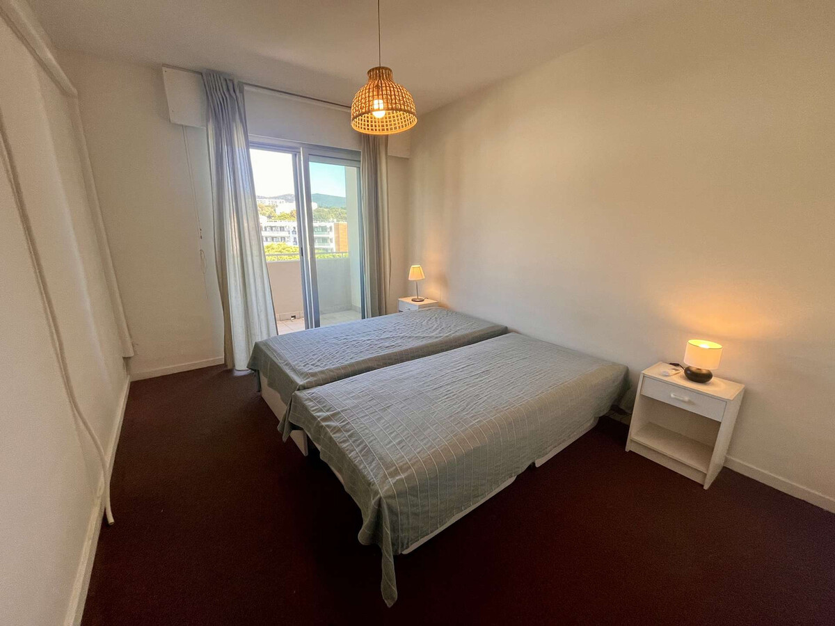 Appartement 2 pièces Cavalaire, balcon vue mer à 300m plage - Photo 8