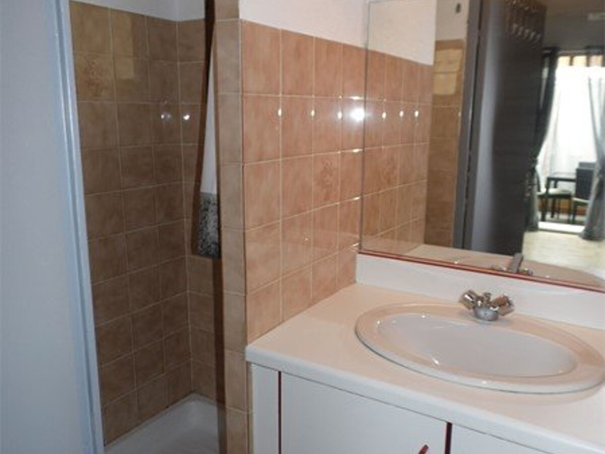 Appartement climatisé 5 pers. mezzanine, piscine à Marseillan-Plage - Photo 7