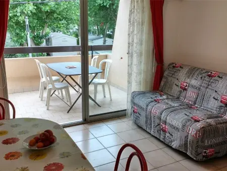 Location appartement à Marseillan Plage, Appartement T2 cabine avec terrasse et parking privé à Marseillan, 4 à 6 couchages