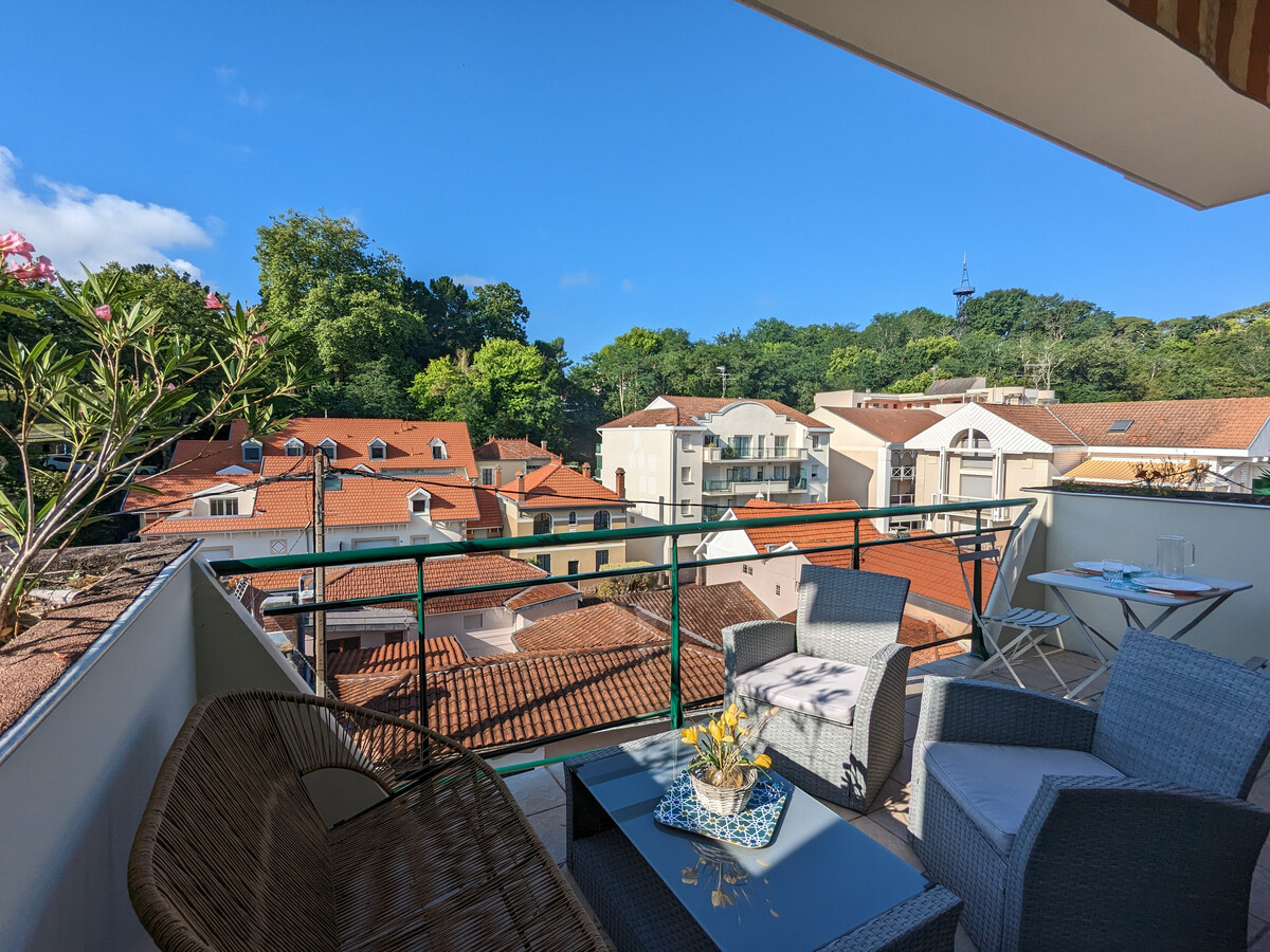 T3 73m² centre Arcachon, terrasse sud, parking sécurisé - Photo 2