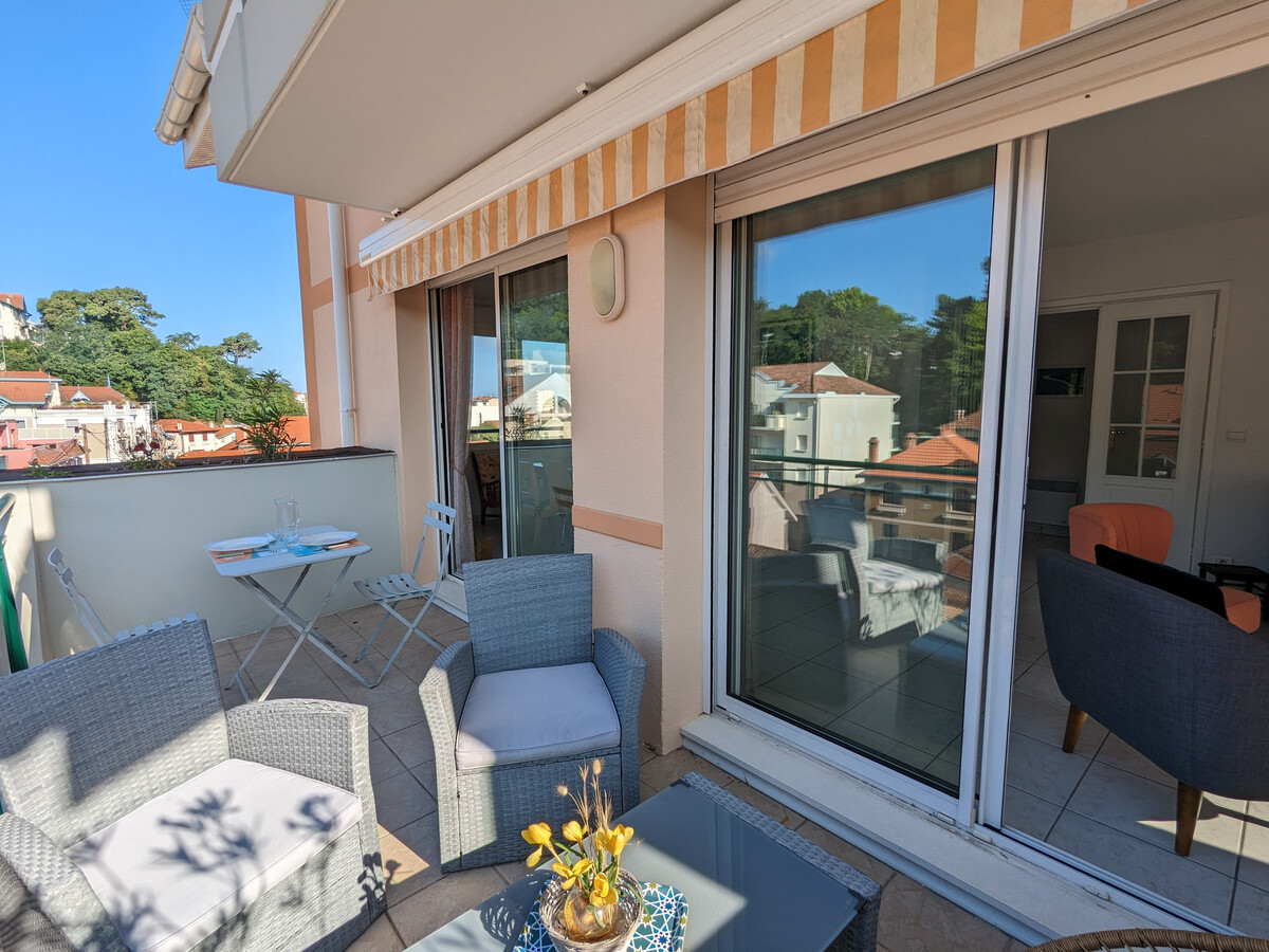 T3 73m² centre Arcachon, terrasse sud, parking sécurisé - Photo 4