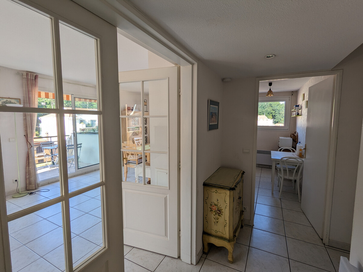 T3 73m² centre Arcachon, terrasse sud, parking sécurisé - Photo 9