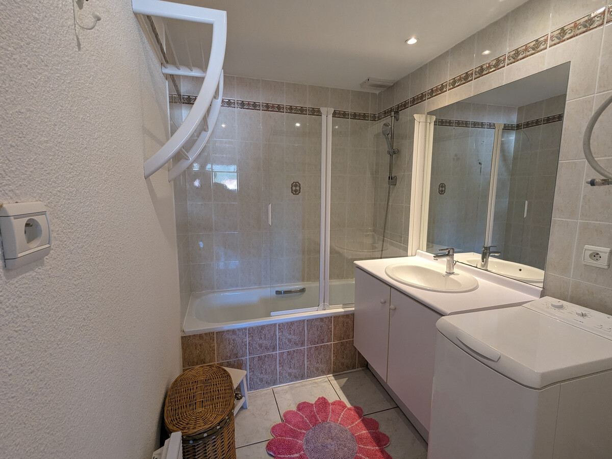 T3 73m² centre Arcachon, terrasse sud, parking sécurisé - Photo 15