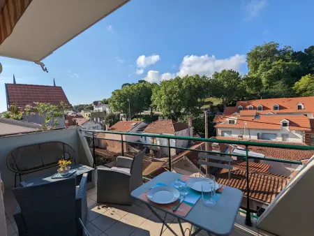 Location appartement à Arcachon, Centre Arcachon - Grand T3 Calme, Lumineux avec Terrasse et Parking, Proche Plages et Commerces