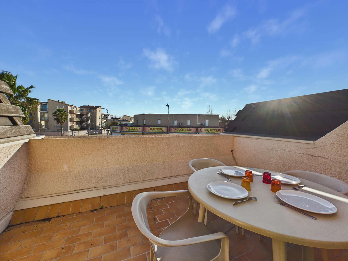 T2 Marseillan-Plage : terrasse sud/ouest et parking privé - Photo 1