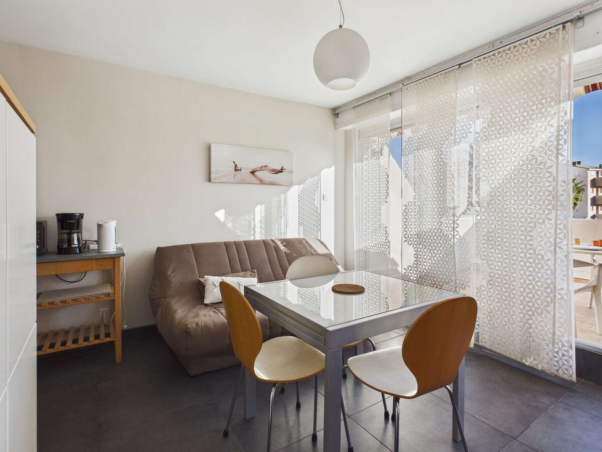 T2 Marseillan-Plage : terrasse sud/ouest et parking privé - Photo 7