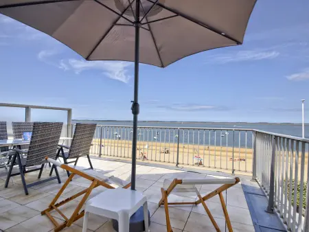 T2 front de mer Arcachon avec terrasse 20m² et accès plage