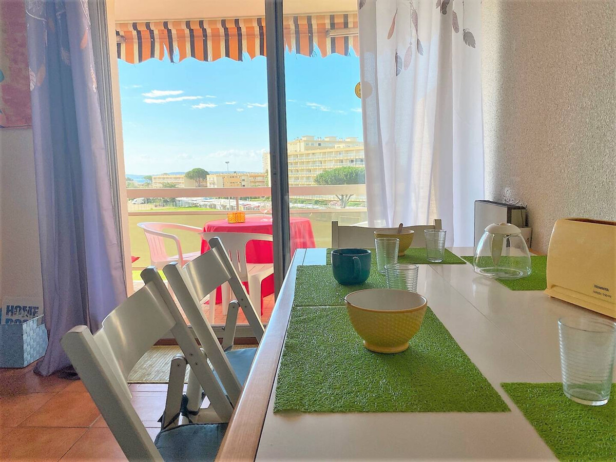 Studio Le Lavandou, terrasse Sud-Est, parking et vue mer - Photo 2