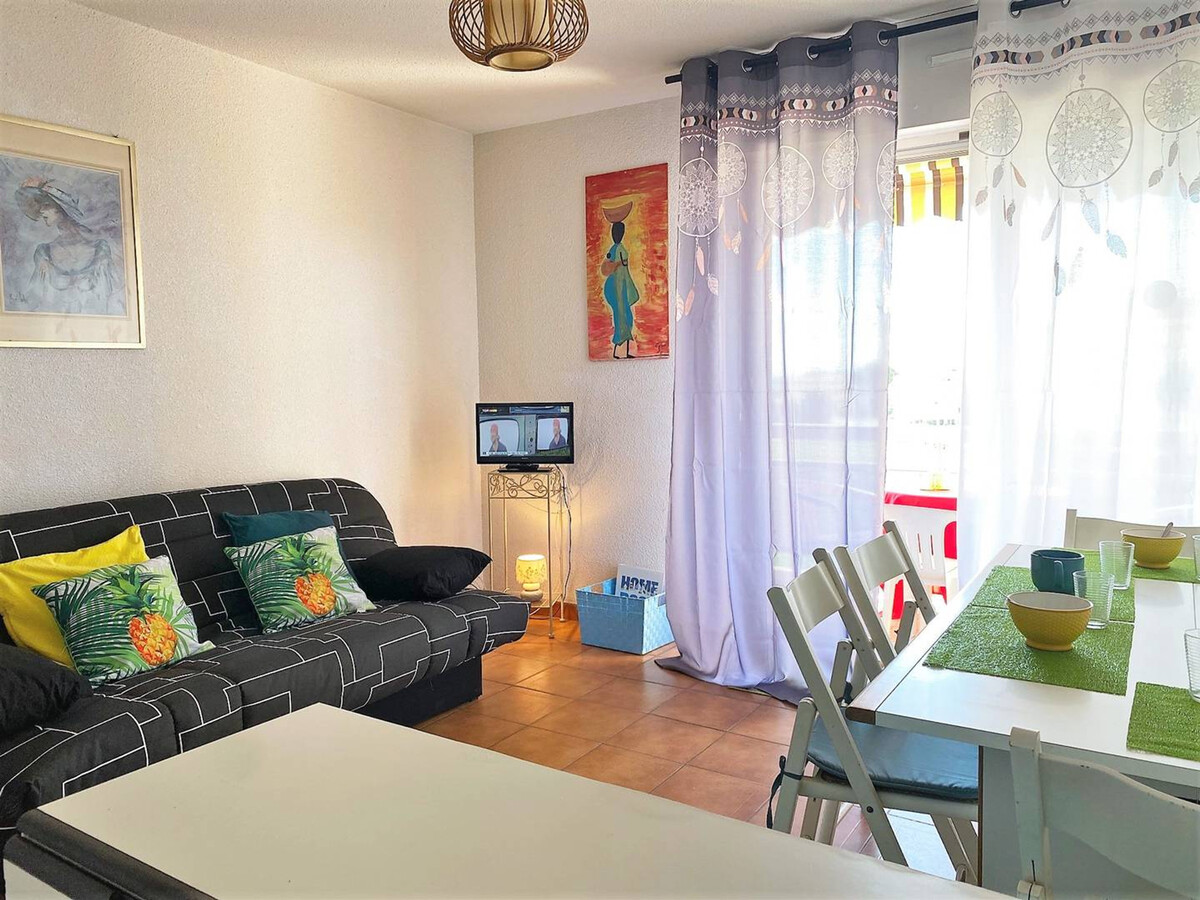 Studio Le Lavandou, terrasse Sud-Est, parking et vue mer - Photo 3