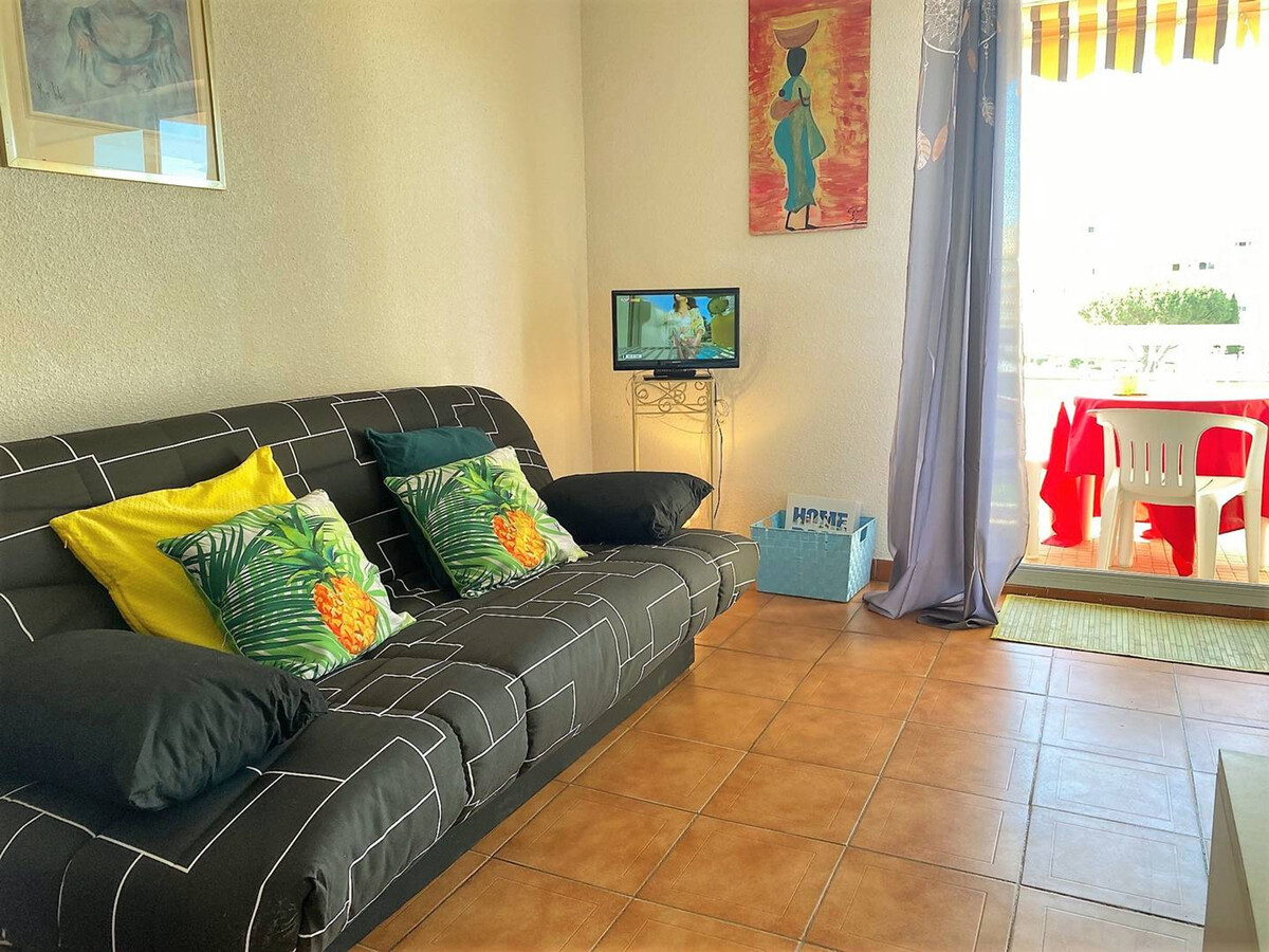 Studio Le Lavandou, terrasse Sud-Est, parking et vue mer - Photo 5