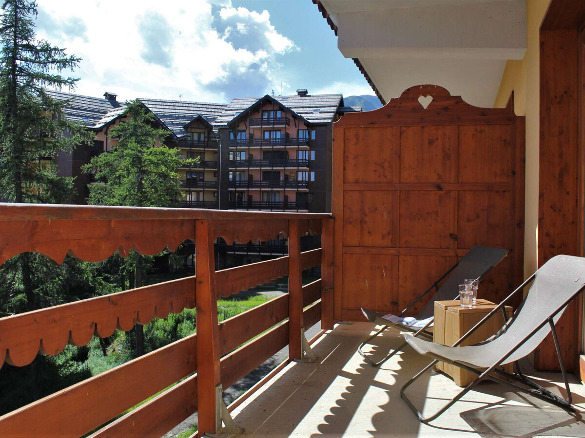 Appartement 2 pièces balcon, piscine et sauna aux pieds des pistes - Photo 17