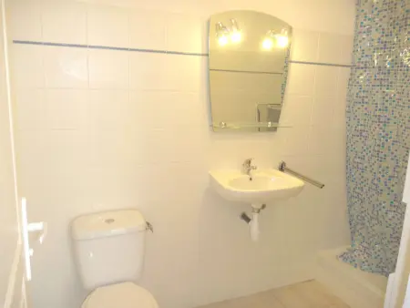 Studio Charmant à 2 Pas de la Plage avec Terrasse et Parking - Photo 2