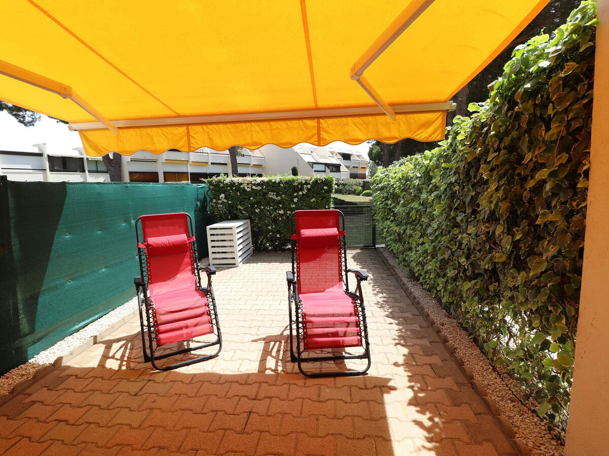 T2 cabine terrasse au Grau-du-Roi, 100m de la plage - Photo 1