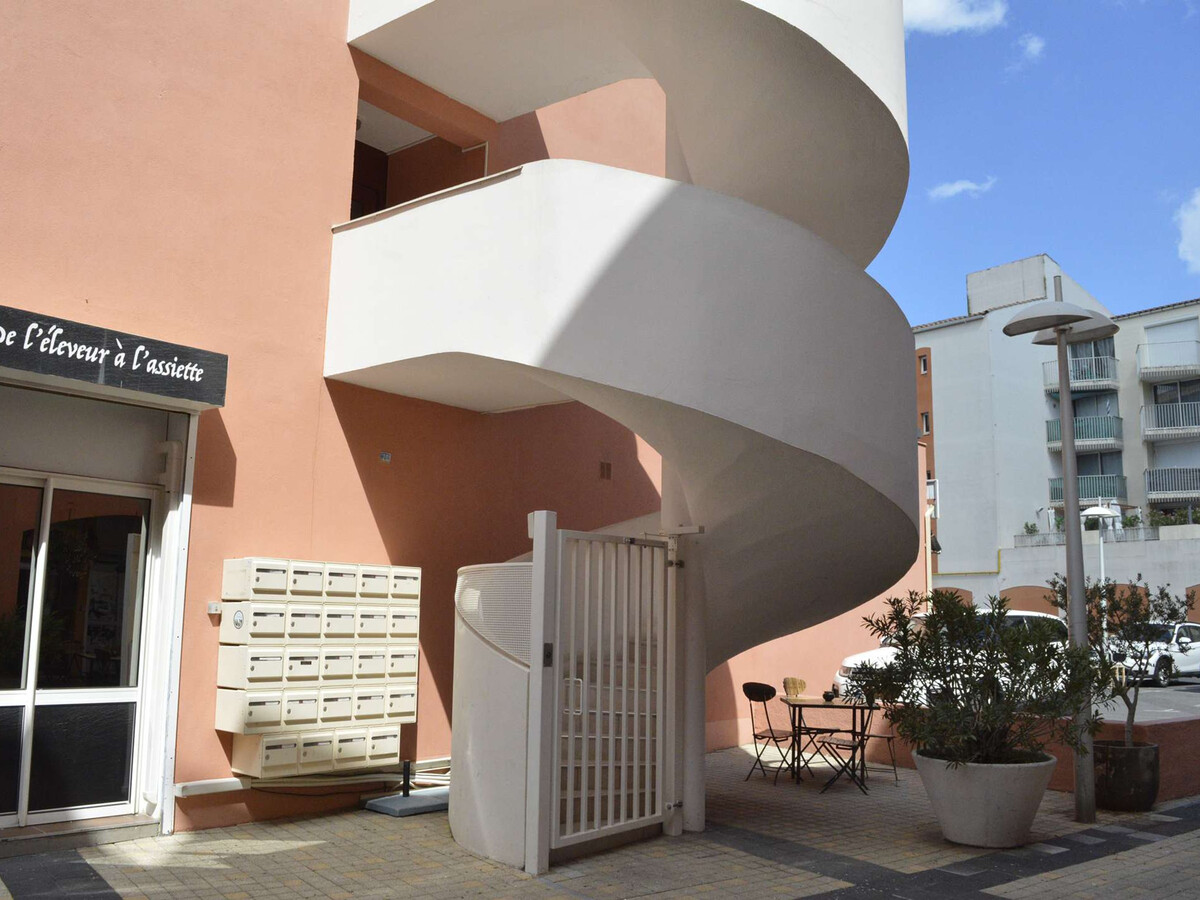 Studio rénové avec parking à Cap d'Agde, 850m plage - Photo 14
