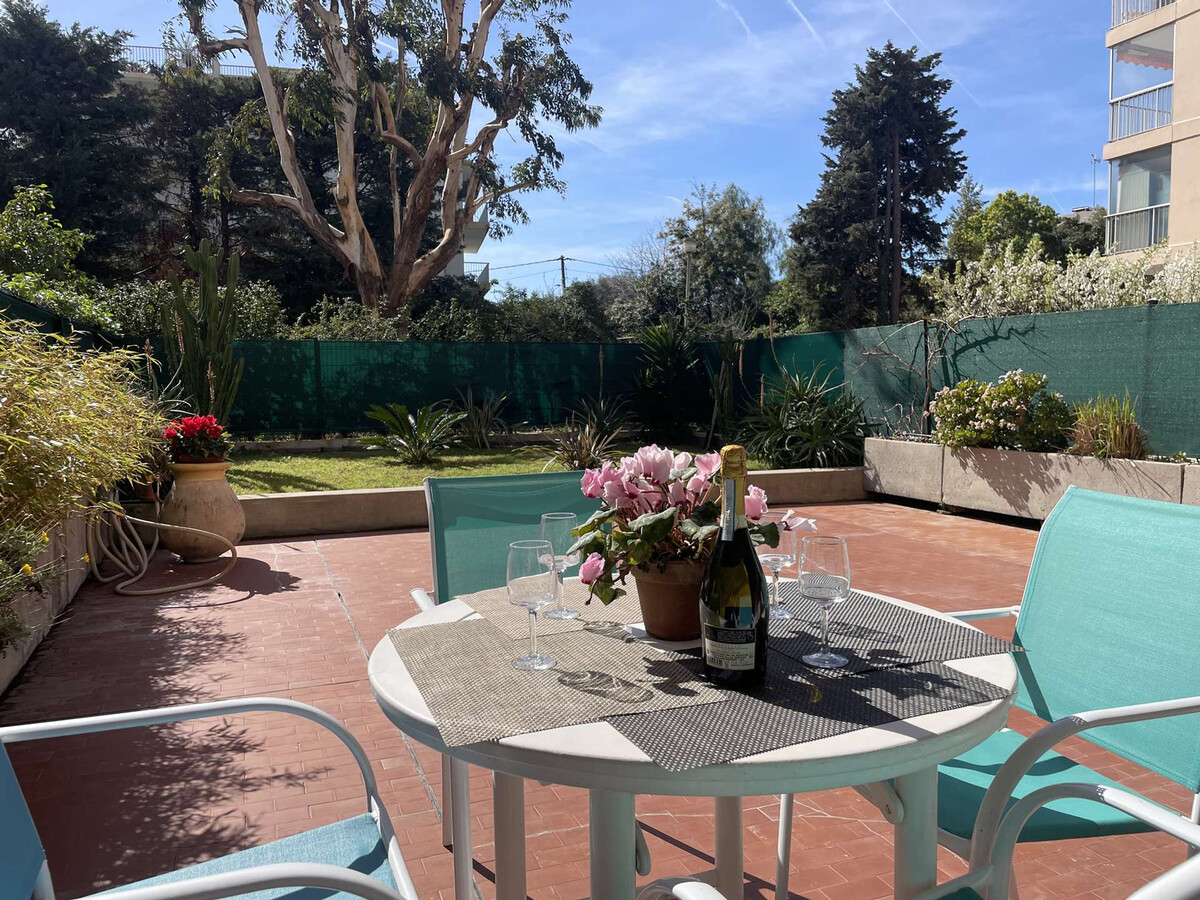 Appartement rez-de-jardin 4 pers., piscine & tennis à Antibes - Photo 1