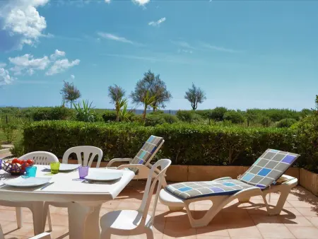 Location appartement à Le Lavandou, Appartement rénové en front de mer, 3 pièces, terrasse, parking, tout équipé, idéal familles, 6 pers.