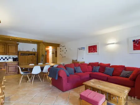 Location appartement à Montvalezan La Rosière, Superbe 4 pièces à Montvalezan avec terrasse SE, proche pistes et commerces, parking inclus