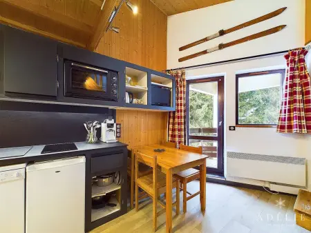 Studio mezzanine 4-5 pers à 100 m des pistes, Montvalezan : photo 2
