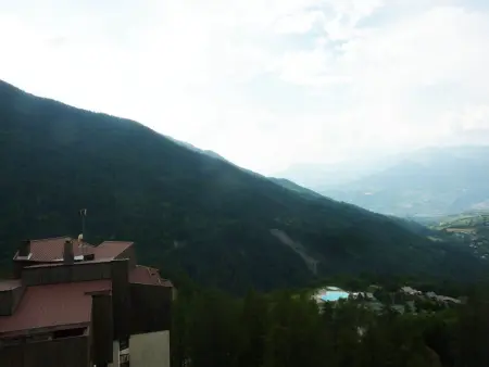 Appartement 2P aux Orres, balcon vue vallée et pistes : photo 10