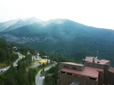 Appartement 2P aux Orres, balcon vue vallée et pistes : photo 11