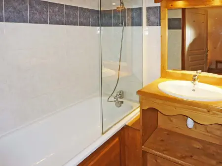 Appartement cosy 6 pers avec piscine, sauna et accès direct aux pistes - Les Orres 1800 : photo 11