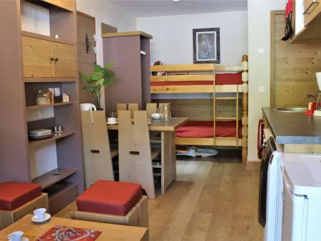 Appart 2 pièces Risoul 1850 : piscine, sauna, pied des pistes : photo 2