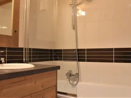 Appart 2 pièces Risoul 1850 : piscine, sauna, pied des pistes : photo 15