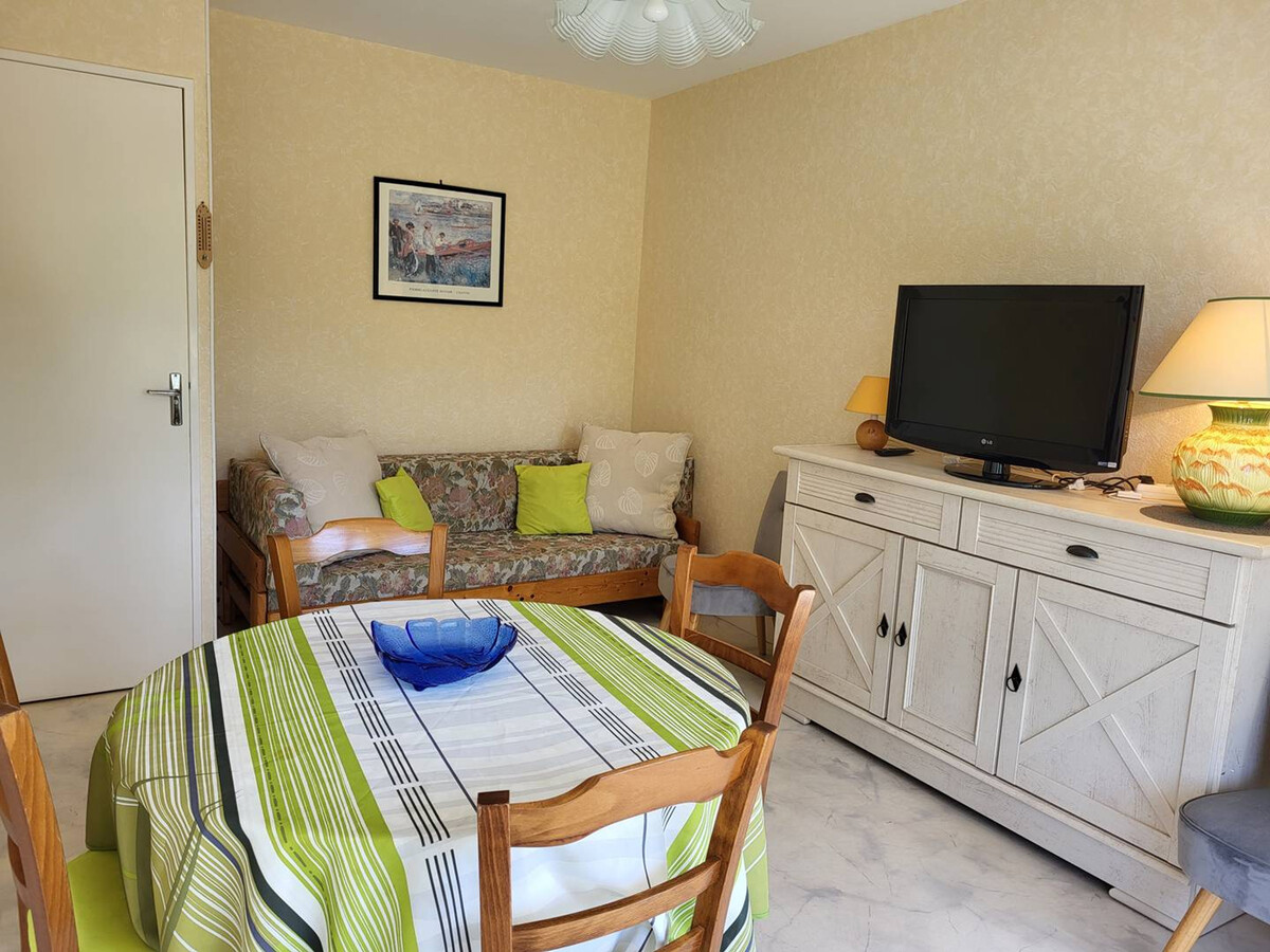 T2 Cabourg avec balcon verdoyant, parking & animaux - Photo 1