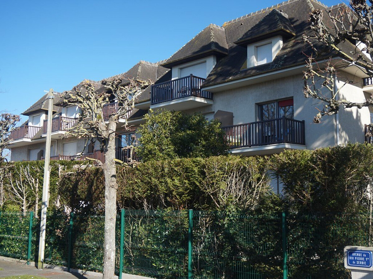 T2 Cabourg avec balcon verdoyant, parking & animaux - Photo 9