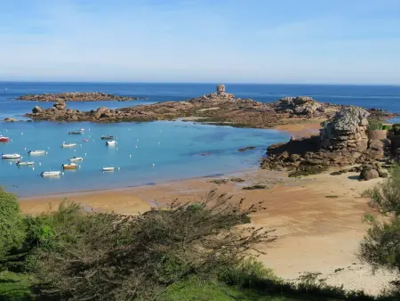 Location appartement à Trégastel, Appartement 2ch, vue mer, plage à 200m, parking, Trégastel