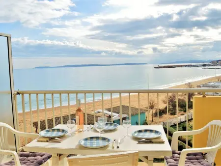 Location appartement à Le Lavandou, Appartement vintage avec terrasse face mer - 4 couchages, parking sécurisé