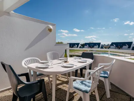 Location appartement à Carnac, Appartement Duplex 50m² à Carnac avec Piscine Chauffée, Proche Plages pour 6 Personnes