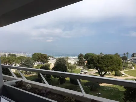 Appartement 2P bord de mer, vue port à Villeneuve-Loubet : photo 2