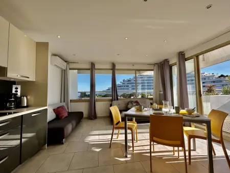 Appart 60m² vue panoramique Marina Baie des Anges, 8e étage : photo 8