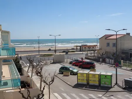 Location appartement à Narbonne, Studio cabine à 20m de la plage avec balcon et parking à Narbonne-Plage