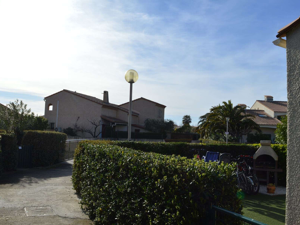 T2 rez-de-jardin piscine à 250m de la plage - Photo 22