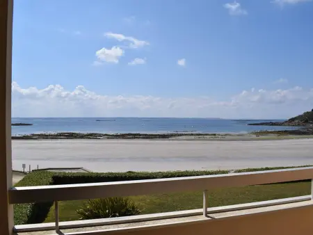 Location appartement à Trébeurden, Appartement avec 2 chambres, balcon et superbe vue mer à quelques pas de la plage de Tresmeur