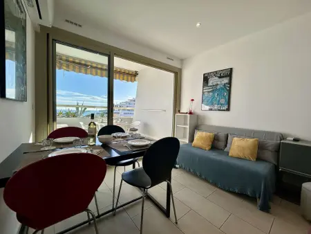 Studio face mer avec terrasse à Villeneuve-Loubet : photo 3