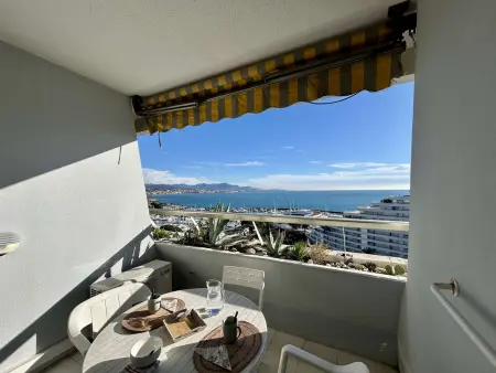 Studio face mer avec terrasse à Villeneuve-Loubet : photo 4