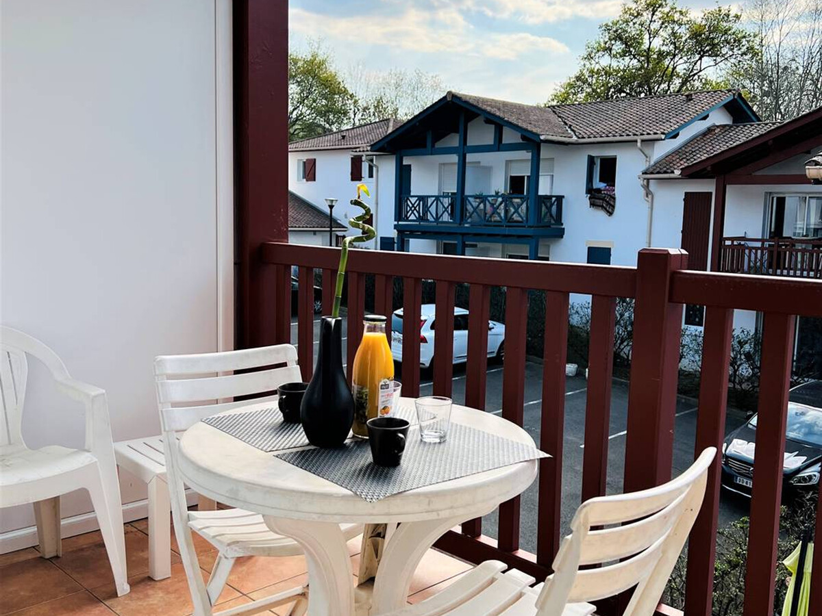 T1 bis Cambo-les-Bains avec terrasse et piscine - Photo 12