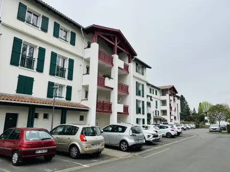 Location appartement à Cambo les Bains, Centre Cambo T2 Confortable avec Terrasse et Parking