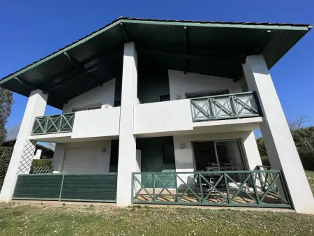 T2 Cambo-les-Bains : terrasse sud, wifi et parking : photo 2