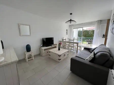 T2 Cambo-les-Bains : terrasse sud, wifi et parking : photo 3