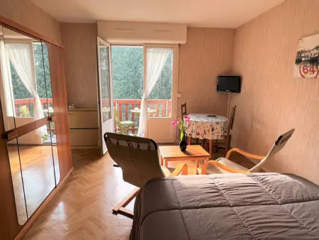 T1 Bis lumineux Cambo-les-Bains, balcon et parking : photo 4