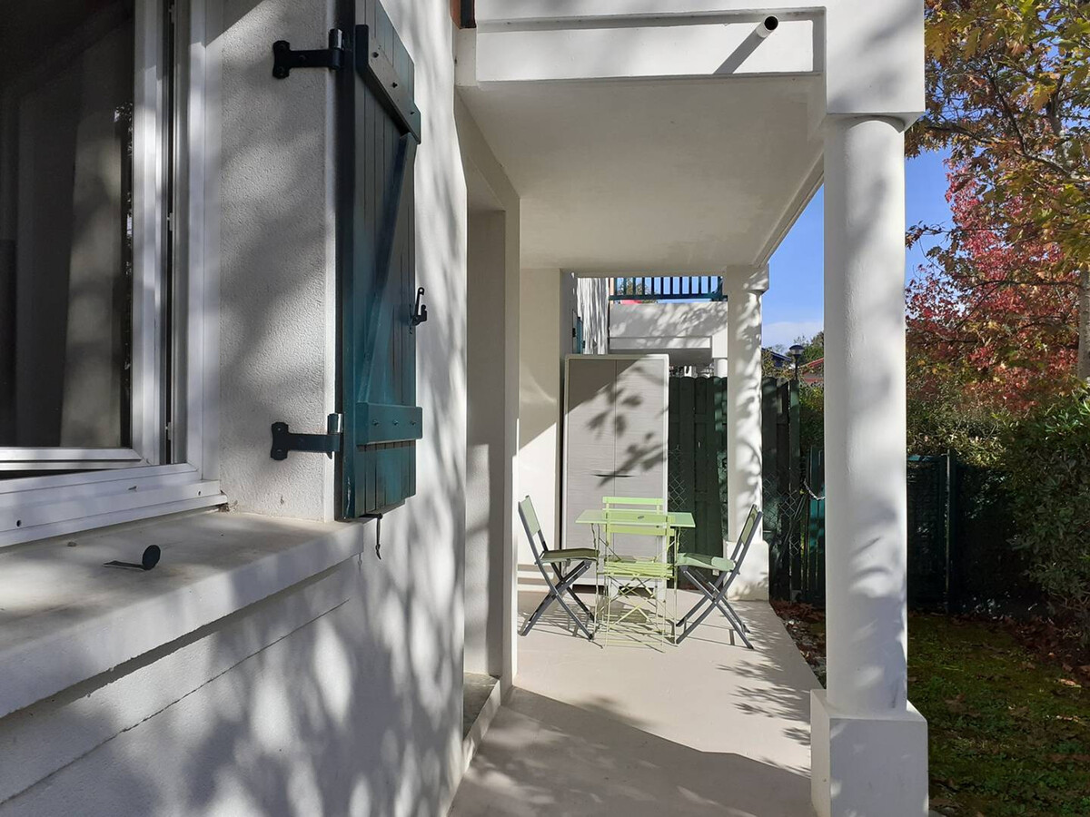 T2 moderne rez-de-chaussée, terrasse et piscine - Photo 14