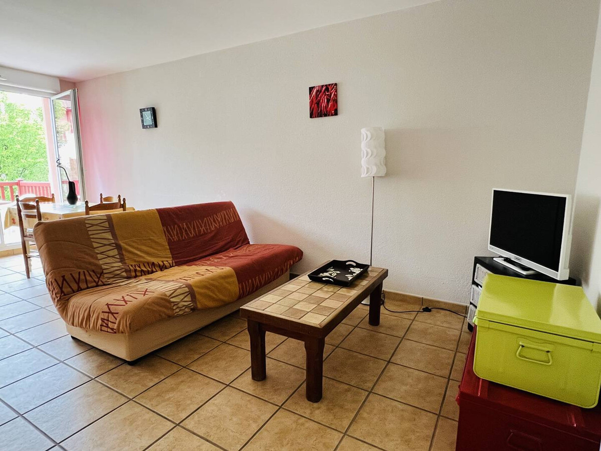 F2 avec piscine et parking à Cambo-les-Bains - Photo 2
