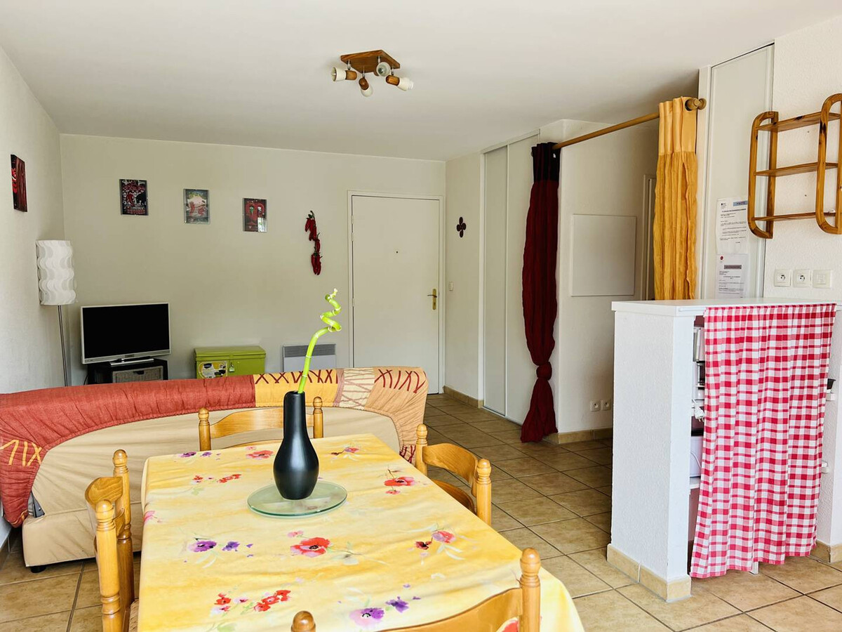 F2 avec piscine et parking à Cambo-les-Bains - Photo 3